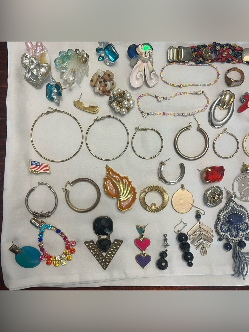 Assorted Mixed Jewelry Lot - Multicolor Costume Jewelry - Picture 4 of 8
